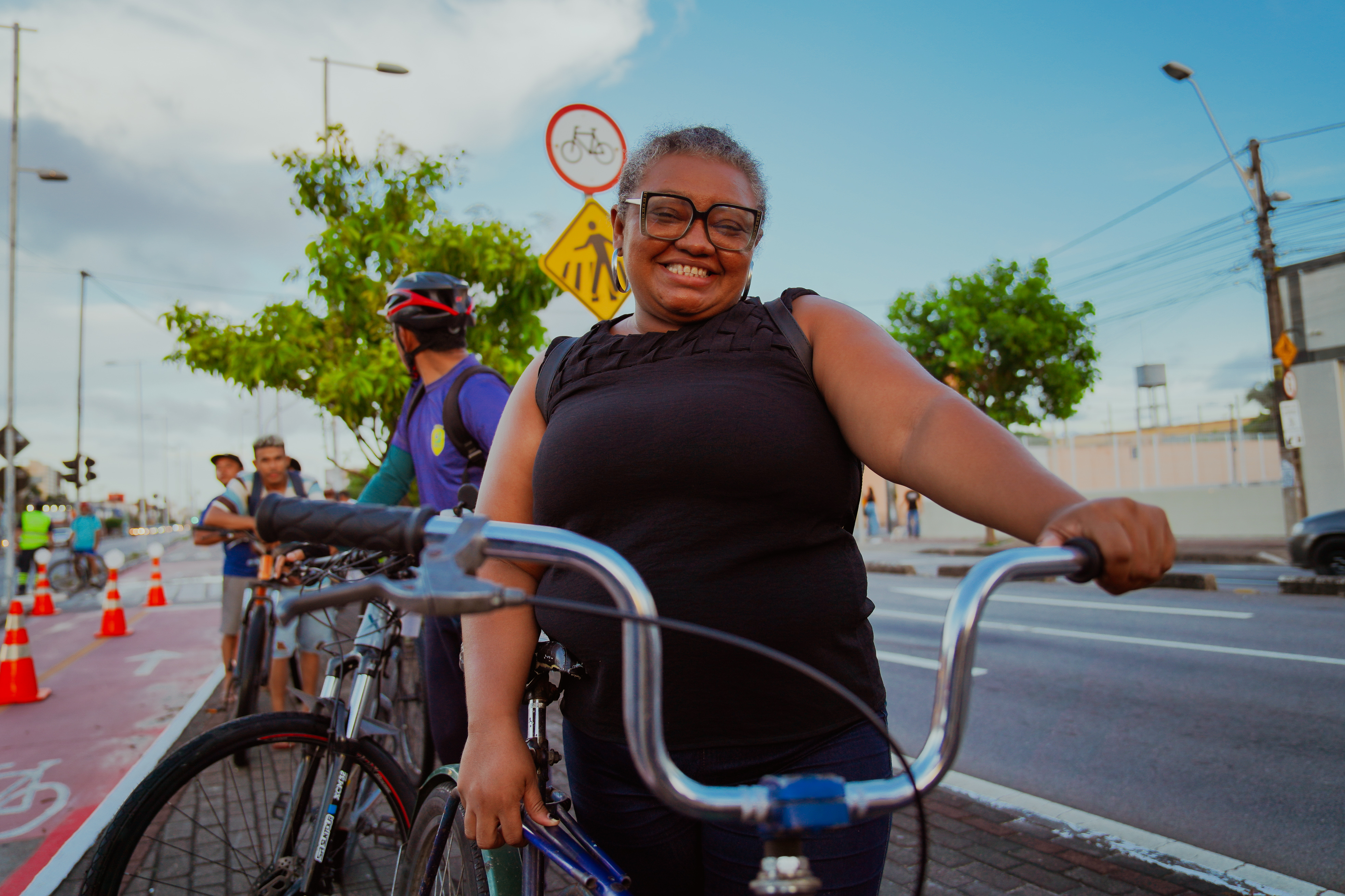 Ana Lúcia em sua bicicleta